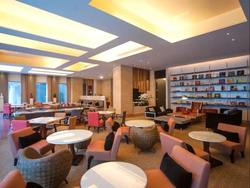 台中商旅設有寬敞明亮且具設計感的公共休憩空間，是台中商務旅館中深受長住與商務旅客喜愛的舒適選擇。